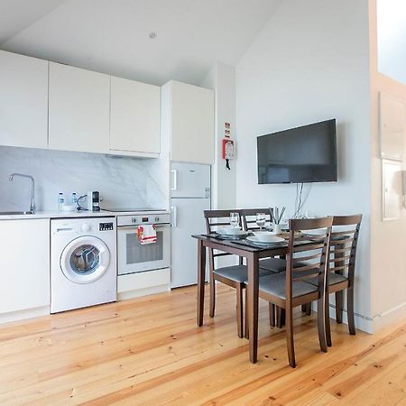 Lovelystay - Cozy 1Br In Santa Catarina W/ Balcony Порто Екстериор снимка