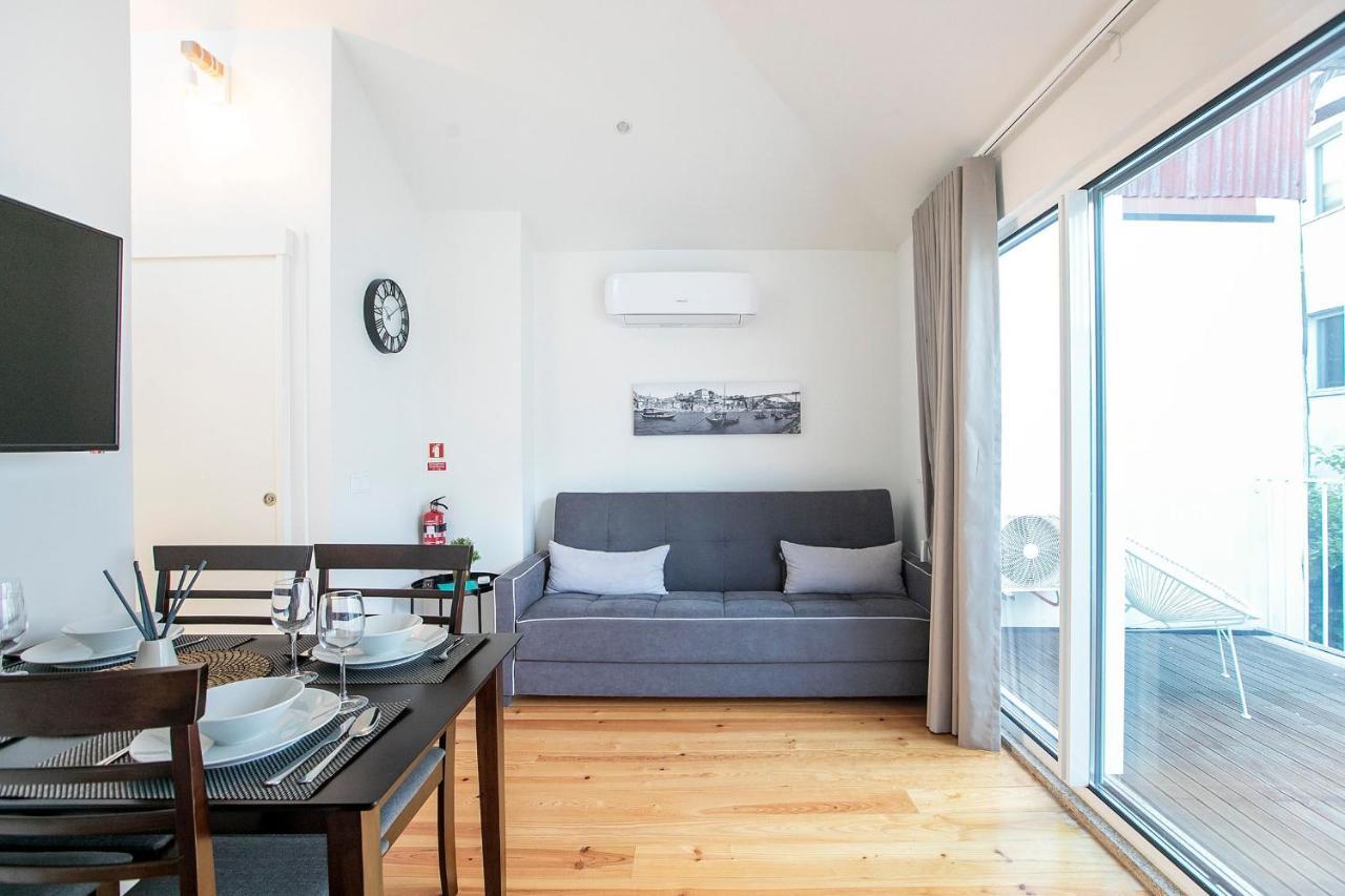 Lovelystay - Cozy 1Br In Santa Catarina W/ Balcony Порто Екстериор снимка